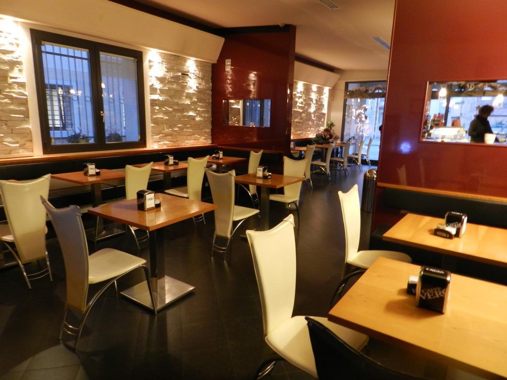 Locanda Trattoria Caffe Cavour Cittadella Exterior photo